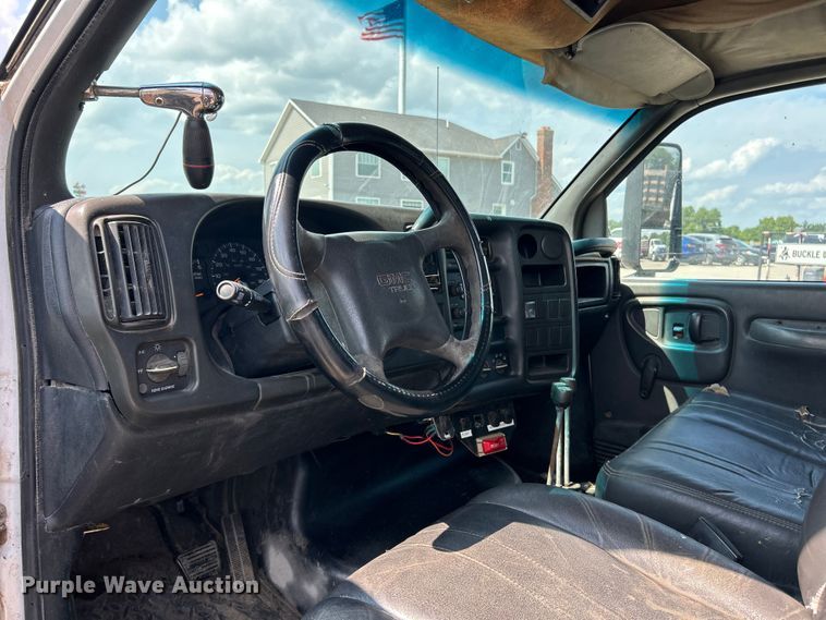 image for item FT6091 2004 GMC C4500 dump truck