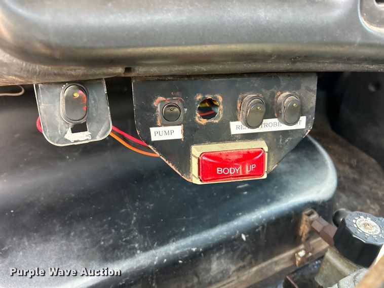 image for item FT6091 2004 GMC C4500 dump truck