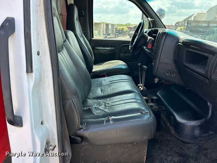 image for item FT6091 2004 GMC C4500 dump truck