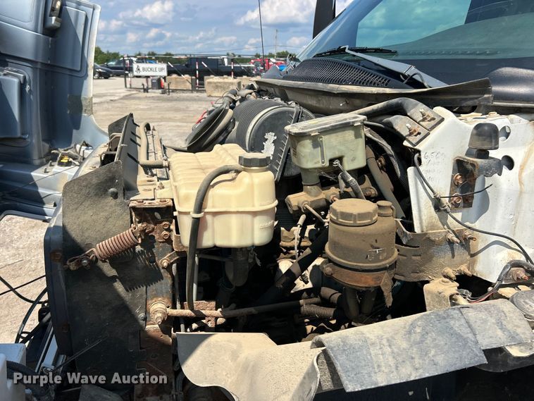 image for item FT6091 2004 GMC C4500 dump truck