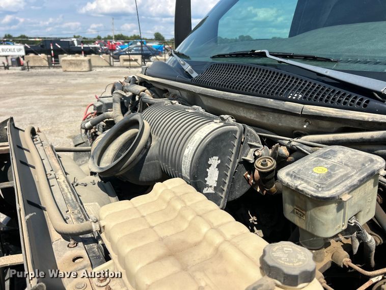 image for item FT6091 2004 GMC C4500 dump truck
