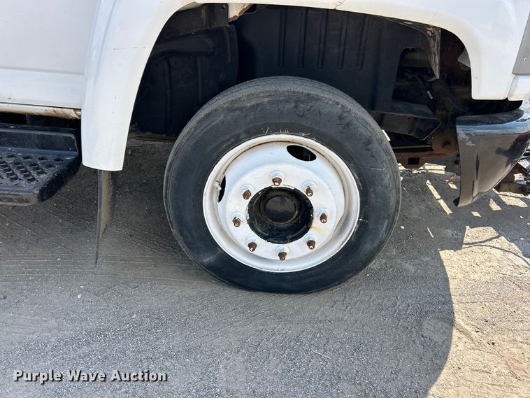 image for item FT6091 2004 GMC C4500 dump truck