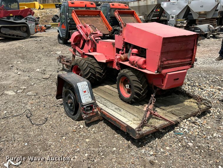 image for item FT6099 1984 Case Maxi Sneaker vibratory cable plow