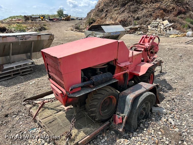 image for item FT6099 1984 Case Maxi Sneaker vibratory cable plow