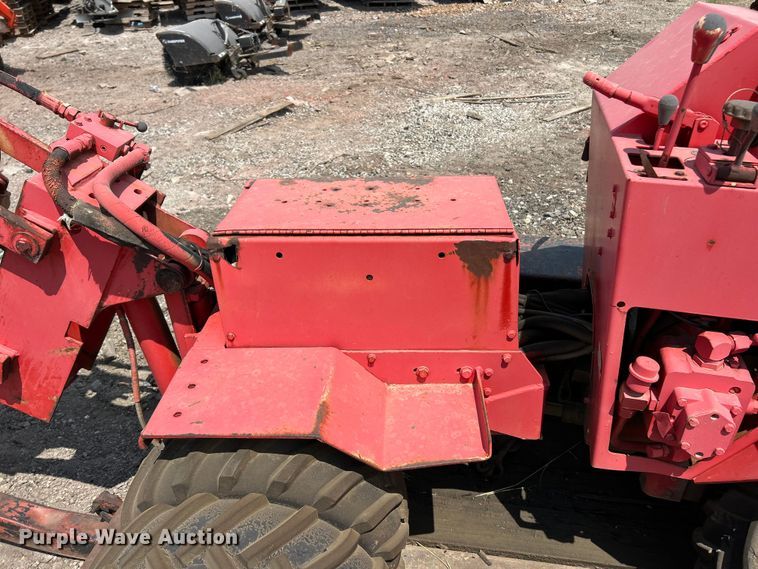 image for item FT6099 1984 Case Maxi Sneaker vibratory cable plow