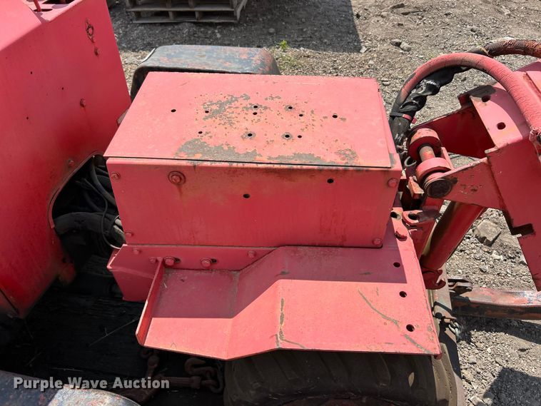 image for item FT6099 1984 Case Maxi Sneaker vibratory cable plow