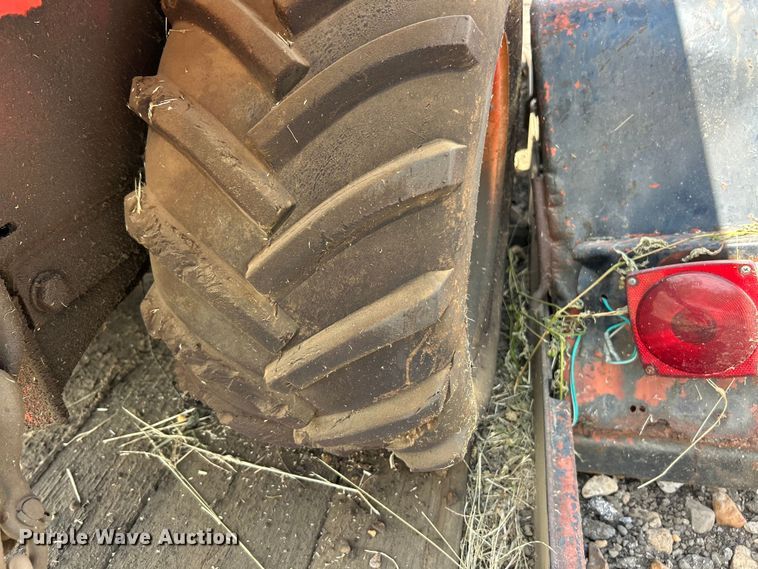 image for item FT6099 1984 Case Maxi Sneaker vibratory cable plow