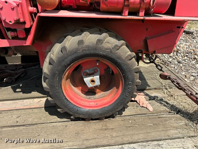 image for item FT6099 1984 Case Maxi Sneaker vibratory cable plow