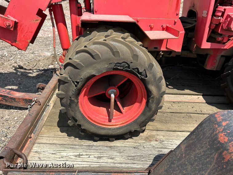 image for item FT6099 1984 Case Maxi Sneaker vibratory cable plow
