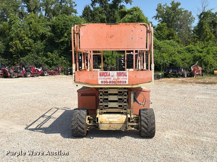 image for item FT6113 2006 JLG 260MRT scissor lift