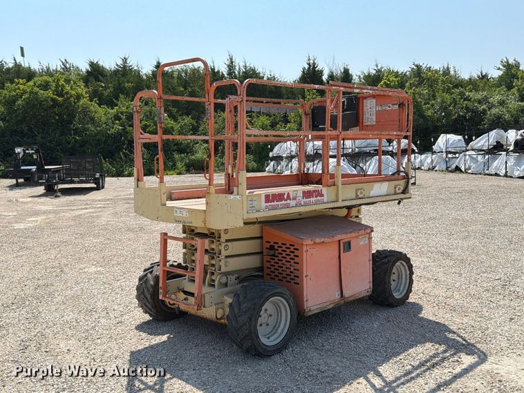 image for item FT6113 2006 JLG 260MRT scissor lift