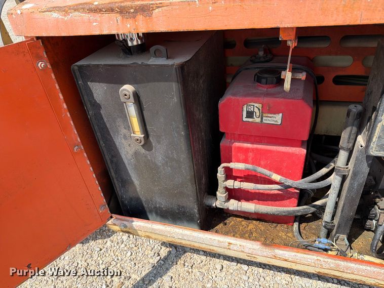 image for item FT6113 2006 JLG 260MRT scissor lift