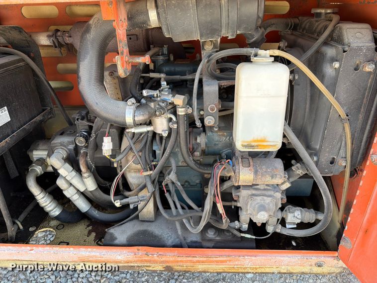 image for item FT6113 2006 JLG 260MRT scissor lift