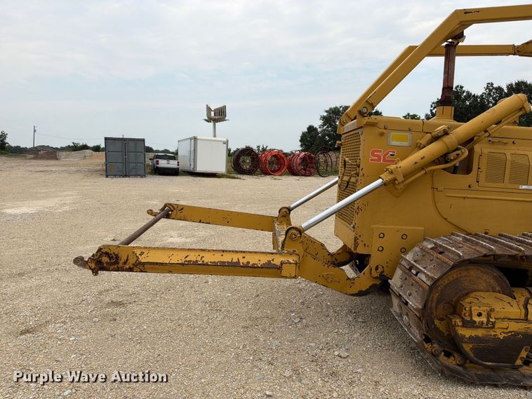 image for item FT6116 1991 Komatsu D65E-8 cable plow