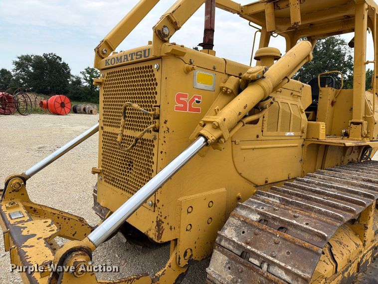 image for item FT6116 1991 Komatsu D65E-8 cable plow