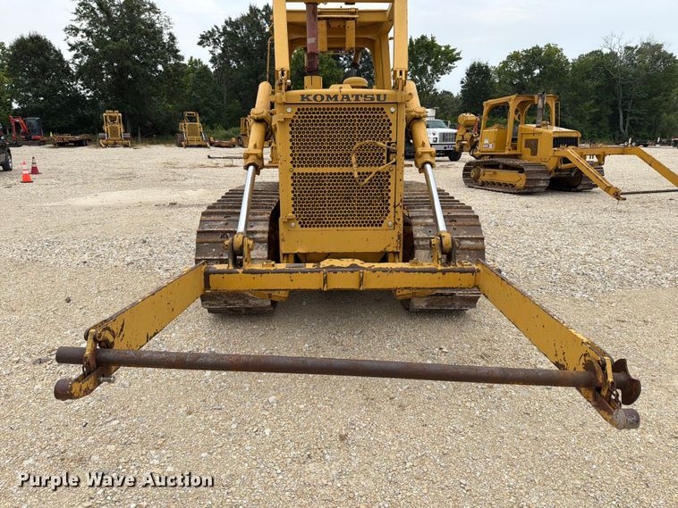 image for item FT6116 1991 Komatsu D65E-8 cable plow