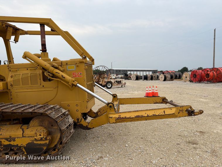 image for item FT6116 1991 Komatsu D65E-8 cable plow