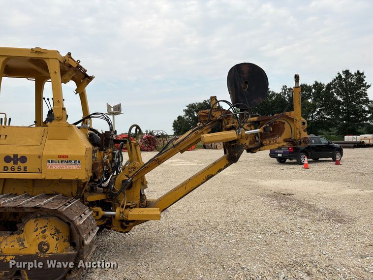 image for item FT6116 1991 Komatsu D65E-8 cable plow