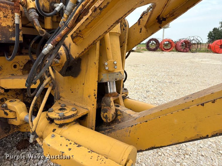 image for item FT6116 1991 Komatsu D65E-8 cable plow