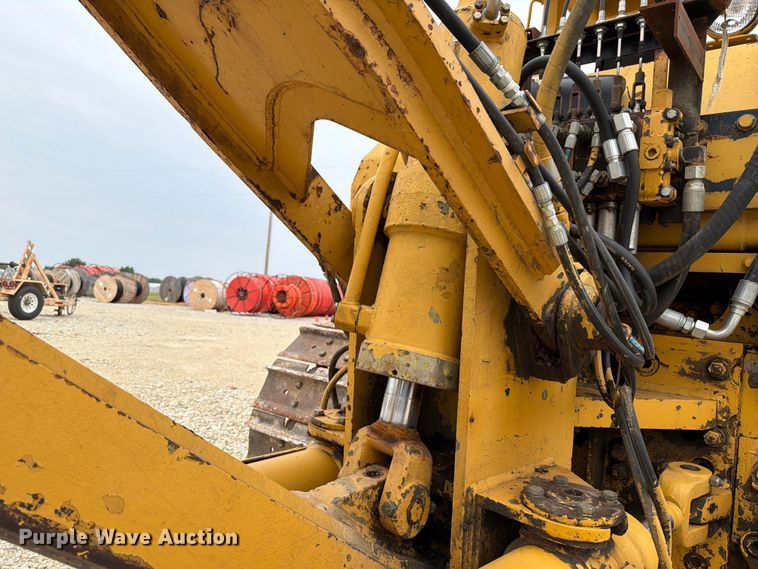 image for item FT6116 1991 Komatsu D65E-8 cable plow
