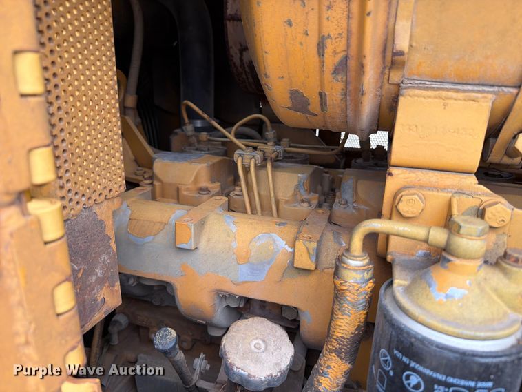 image for item FT6116 1991 Komatsu D65E-8 cable plow