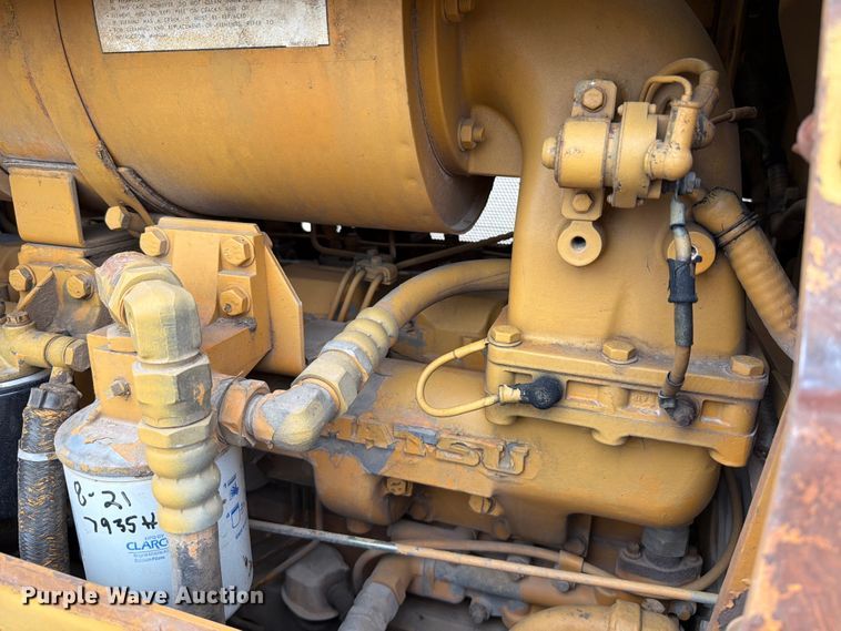 image for item FT6116 1991 Komatsu D65E-8 cable plow