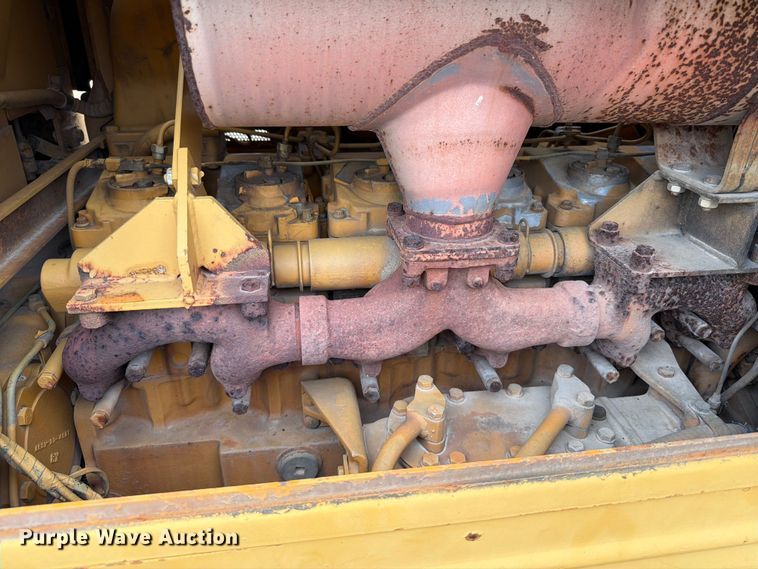 image for item FT6116 1991 Komatsu D65E-8 cable plow