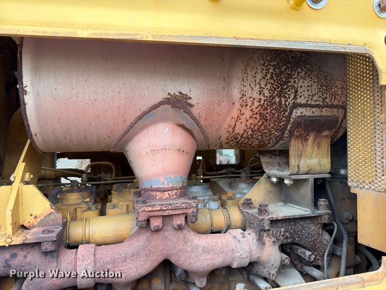 image for item FT6116 1991 Komatsu D65E-8 cable plow