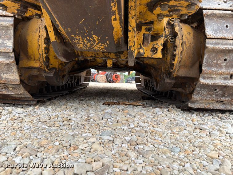 image for item FT6116 1991 Komatsu D65E-8 cable plow