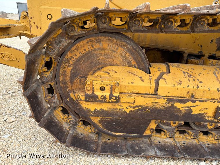 image for item FT6116 1991 Komatsu D65E-8 cable plow
