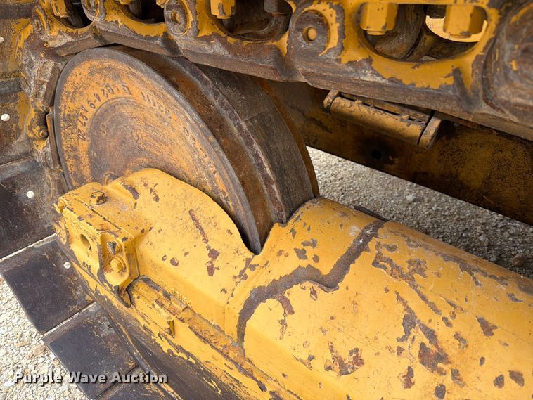 image for item FT6116 1991 Komatsu D65E-8 cable plow