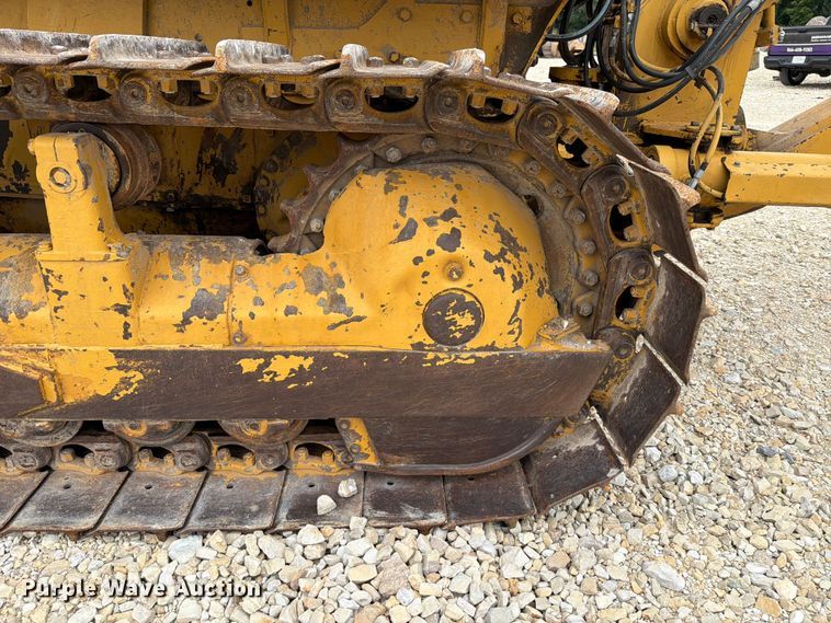image for item FT6116 1991 Komatsu D65E-8 cable plow