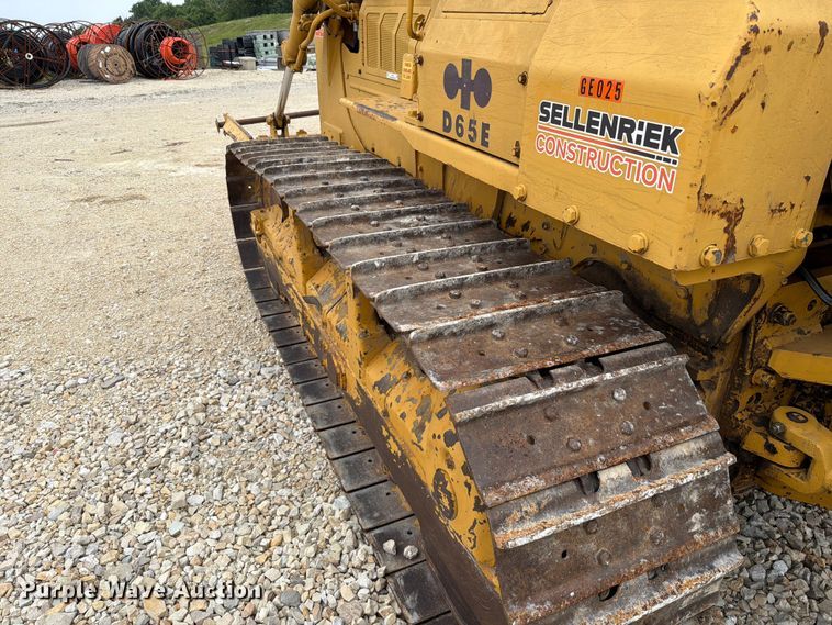 image for item FT6116 1991 Komatsu D65E-8 cable plow