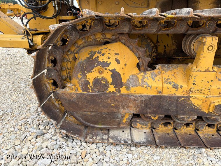 image for item FT6116 1991 Komatsu D65E-8 cable plow