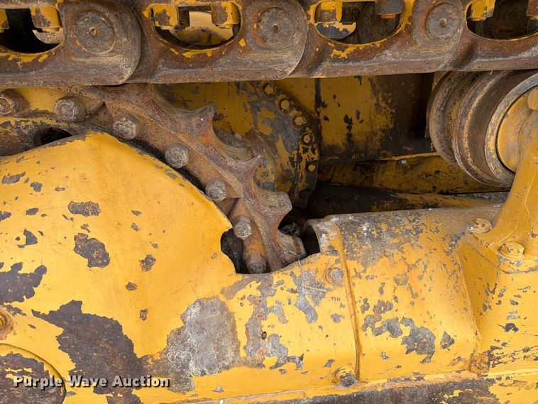 image for item FT6116 1991 Komatsu D65E-8 cable plow