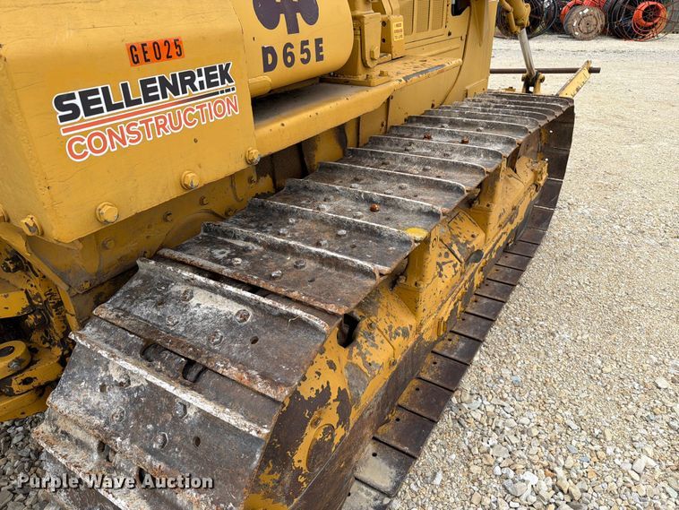 image for item FT6116 1991 Komatsu D65E-8 cable plow
