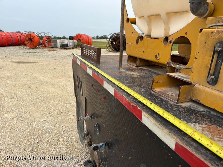 image for item FT6117 1999 GMC C8500 flatbed truck