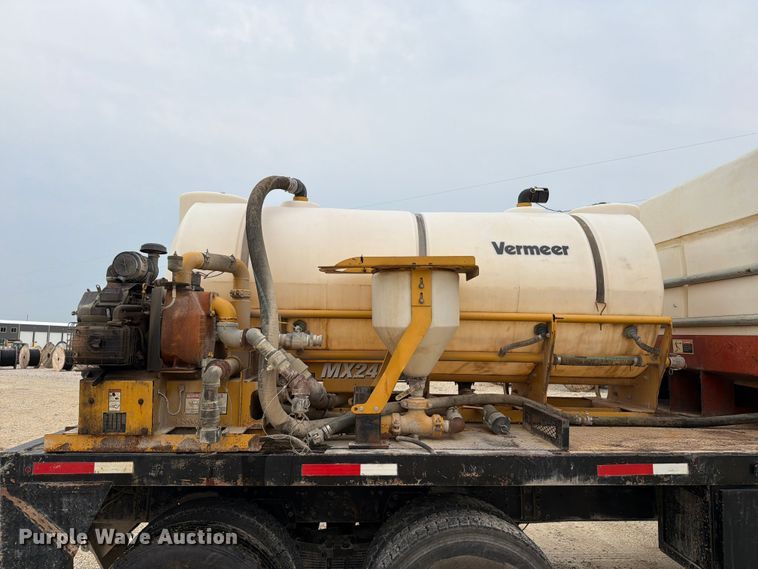 image for item FT6117 1999 GMC C8500 flatbed truck