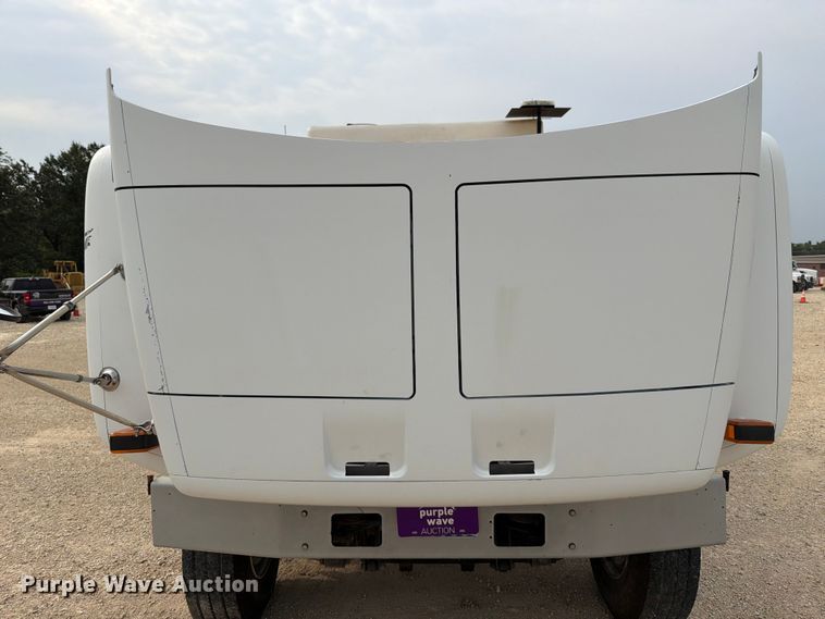 image for item FT6117 1999 GMC C8500 flatbed truck