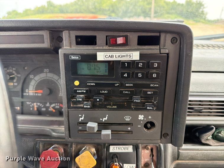 image for item FT6117 1999 GMC C8500 flatbed truck