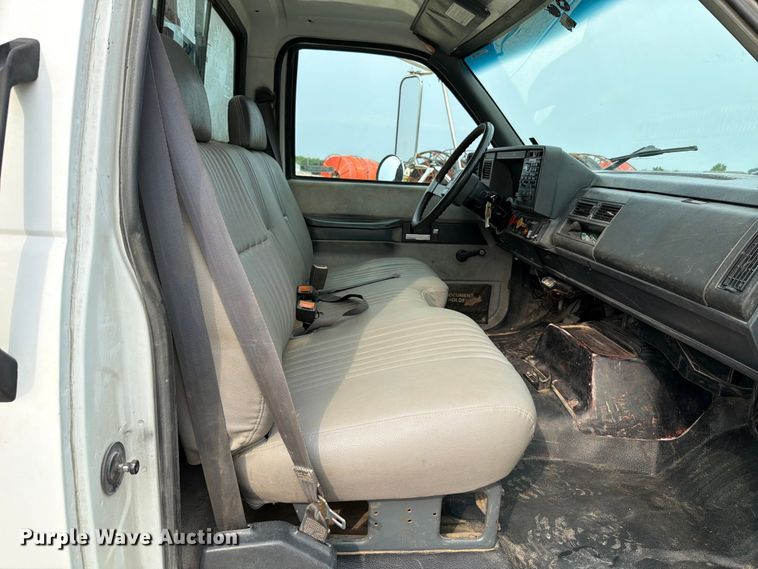 image for item FT6117 1999 GMC C8500 flatbed truck