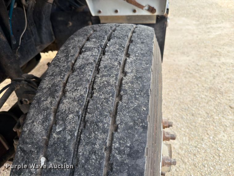 image for item FT6117 1999 GMC C8500 flatbed truck