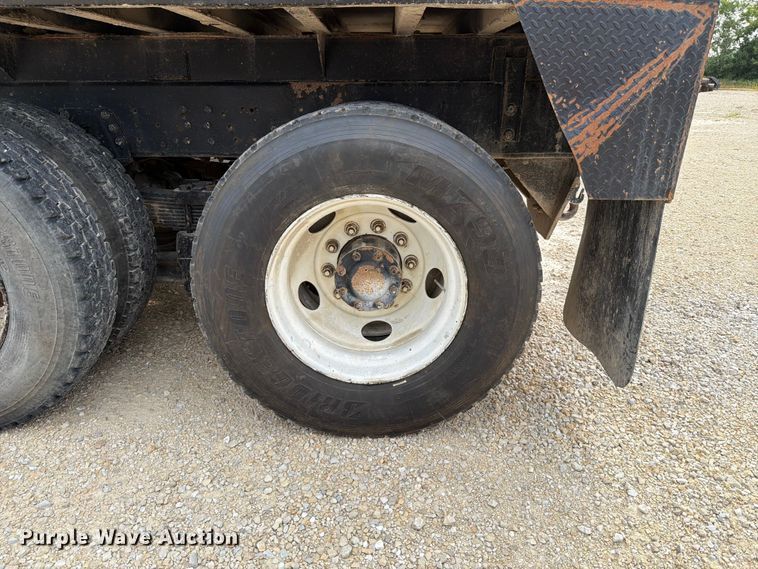 image for item FT6117 1999 GMC C8500 flatbed truck