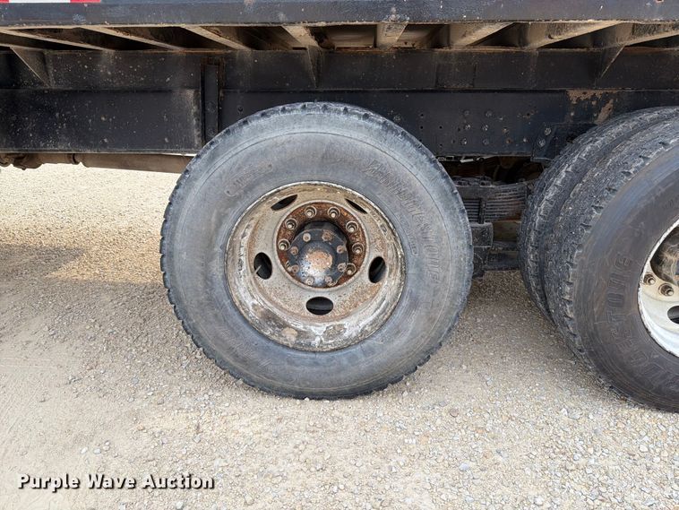 image for item FT6117 1999 GMC C8500 flatbed truck
