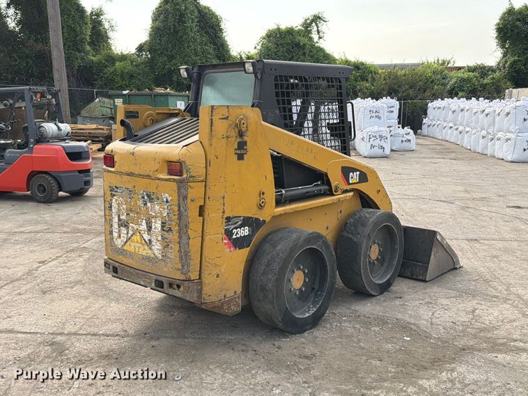 image for item FT6132 2012 Caterpillar 236B3 skid steer loader