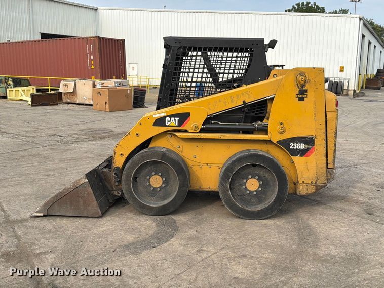image for item FT6132 2012 Caterpillar 236B3 skid steer loader