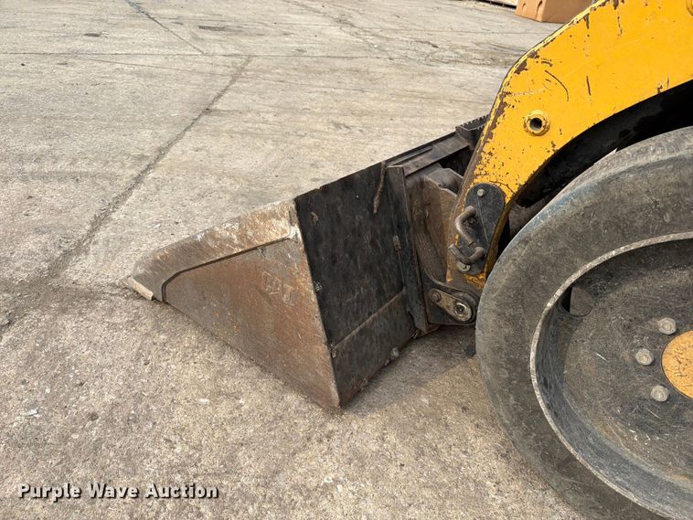 image for item FT6132 2012 Caterpillar 236B3 skid steer loader