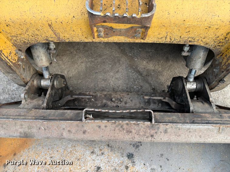 image for item FT6132 2012 Caterpillar 236B3 skid steer loader