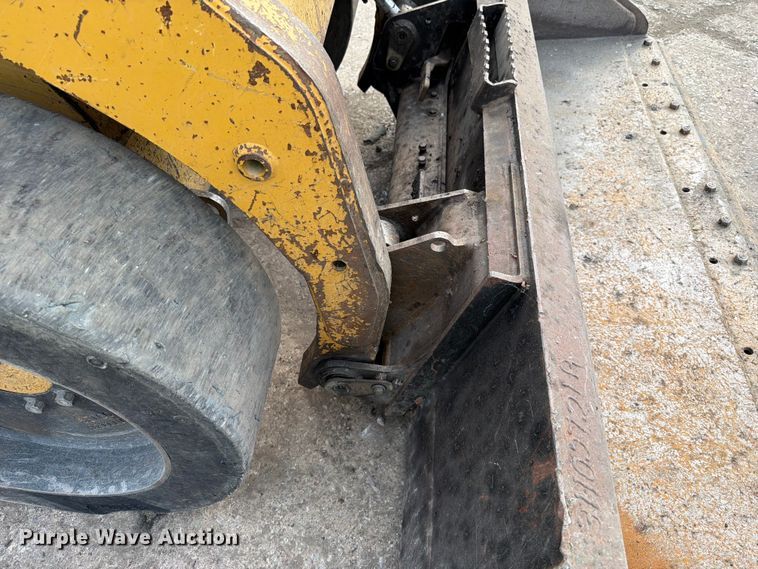 image for item FT6132 2012 Caterpillar 236B3 skid steer loader
