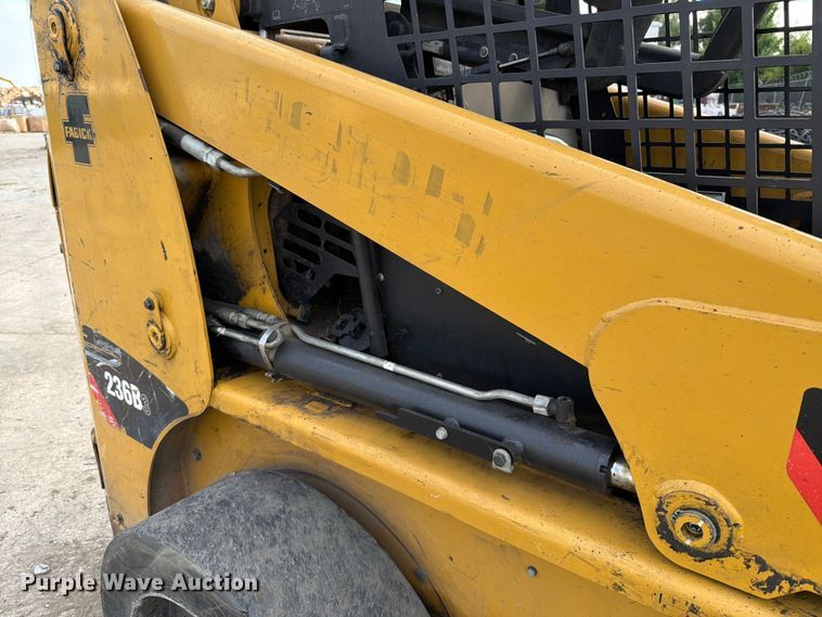 image for item FT6132 2012 Caterpillar 236B3 skid steer loader